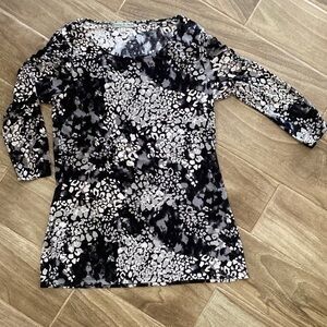 Vintage Suzie 3/4 sleeve blouse black white gray animal print